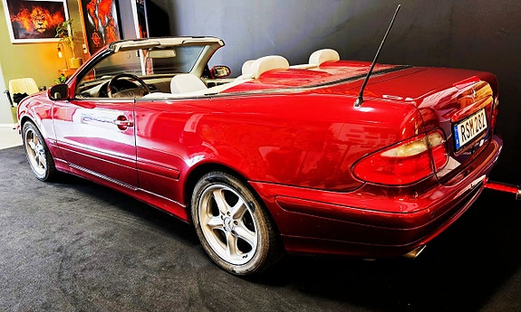 Mercedes-Benz CLK230 3 of 18