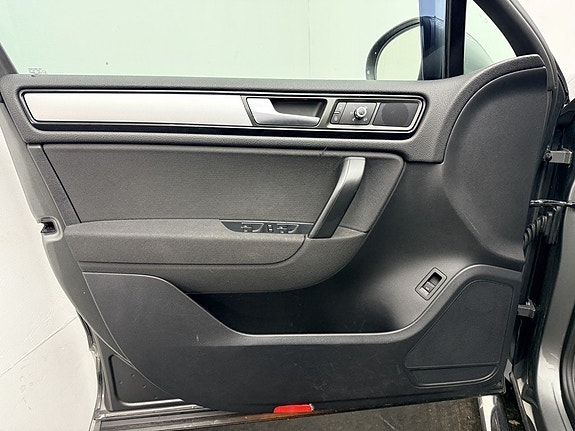 Volkswagen Touareg 17 of 19