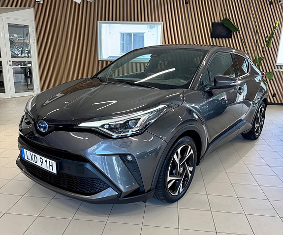 Toyota C-HR 3 of 16