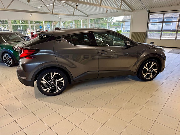Toyota C-HR 6 of 16