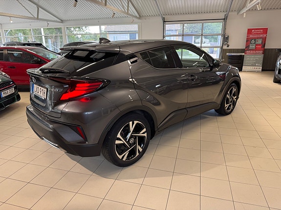 Toyota C-HR 15 of 16