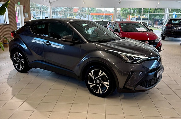 Toyota C-HR 14 of 16