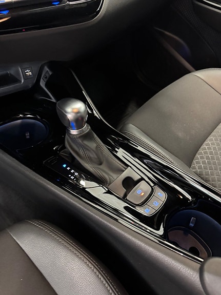 Toyota C-HR 16 of 16