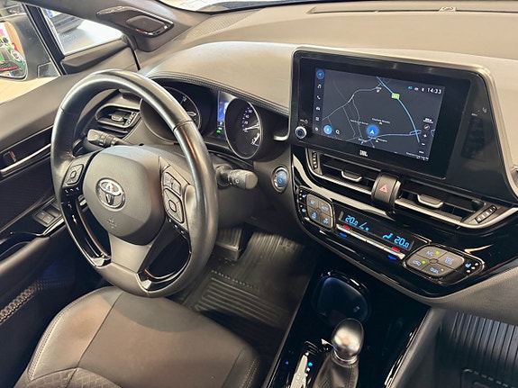 Toyota C-HR 8 of 16