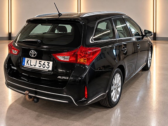 Toyota Auris 6 of 8