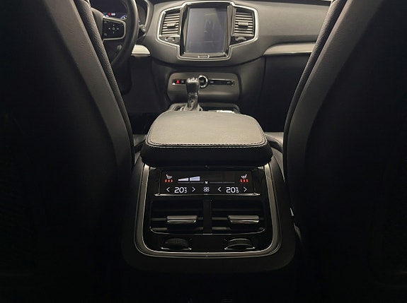 Volvo XC90 4 of 7