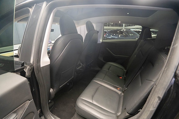 Tesla Model Y 19 of 22