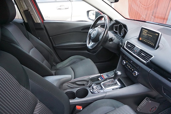 Mazda 3 4 of 7
