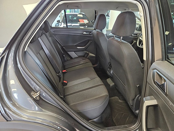 Volkswagen T-Roc 19 of 22