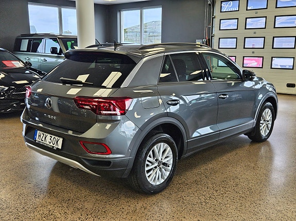 Volkswagen T-Roc 6 of 22
