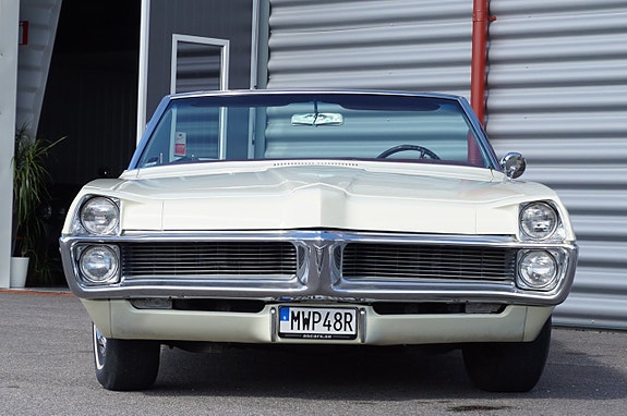 Pontiac Bonneville 8 of 23