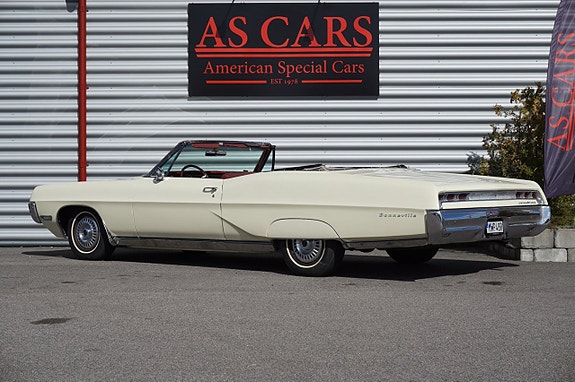Pontiac Bonneville 6 of 23