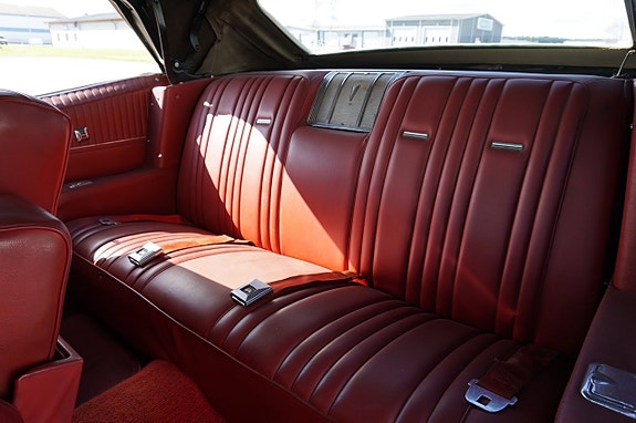 Pontiac Bonneville 17 of 23