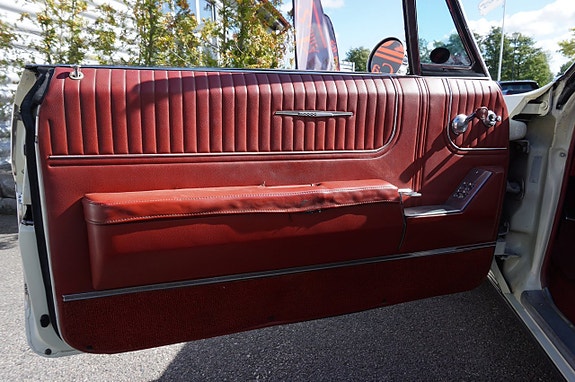 Pontiac Bonneville 14 of 23