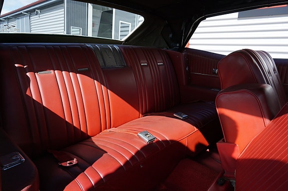Pontiac Bonneville 21 of 23