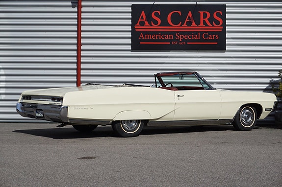 Pontiac Bonneville 5 of 23