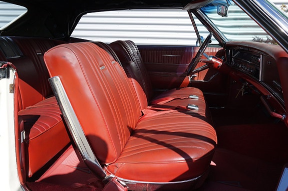 Pontiac Bonneville 20 of 23