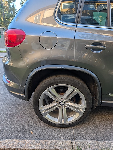 Volkswagen Tiguan 5 of 17