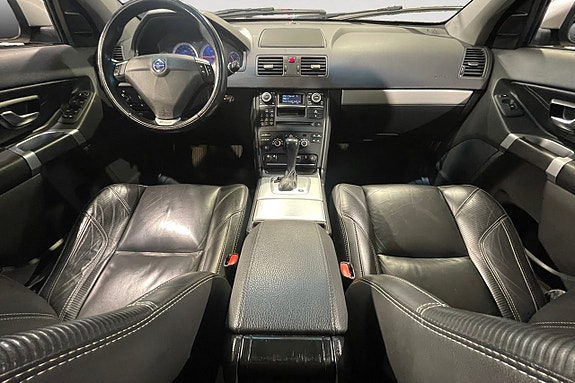 Volvo XC90 11 of 16