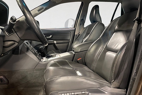 Volvo XC90 3 of 16