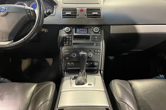 Volvo XC90 12 of 16