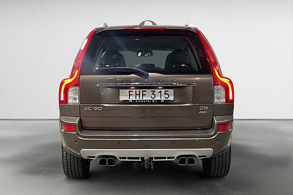 Volvo XC90 6 of 16