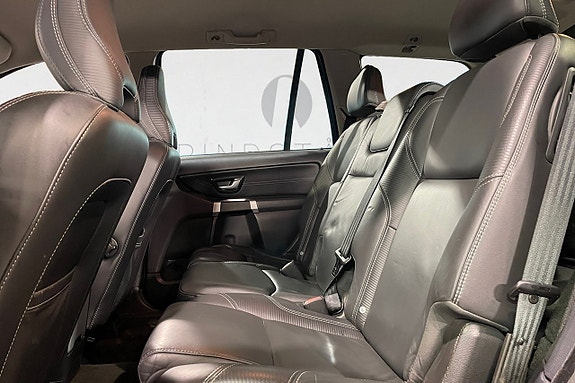 Volvo XC90 14 of 16