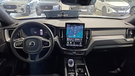 Volvo XC60 8 of 30