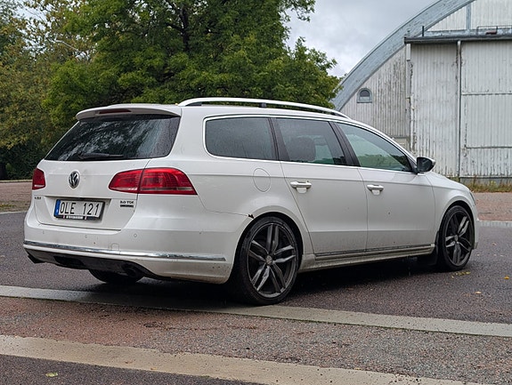 Volkswagen Passat 4 of 10
