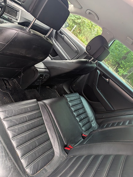 Volkswagen Passat 10 of 10