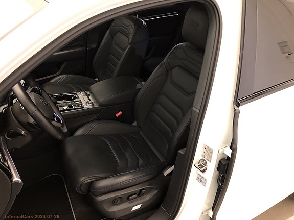Volkswagen Touareg 7 of 12