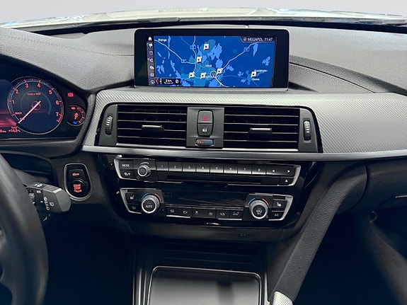 BMW 330i 10 of 22