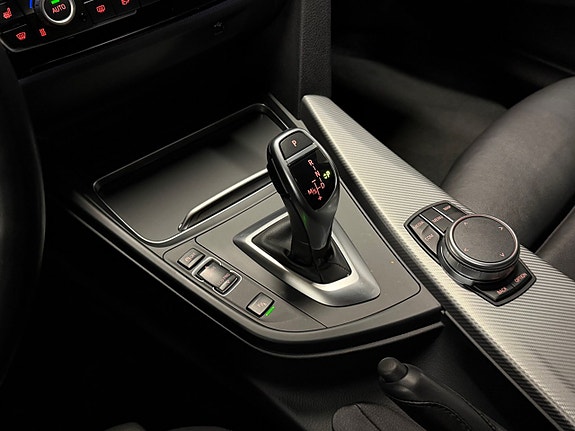 BMW 330i 20 of 22