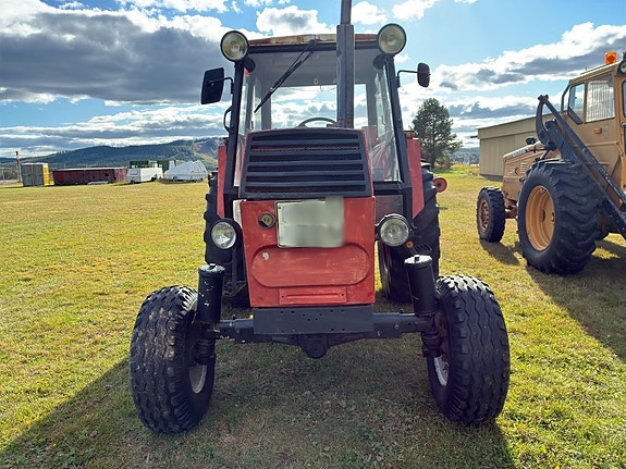 Traktor ZETOR 8011 2 of 6