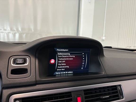 Volvo XC70 19 of 25