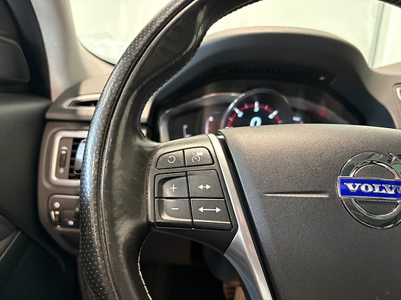 Volvo XC70 15 of 25