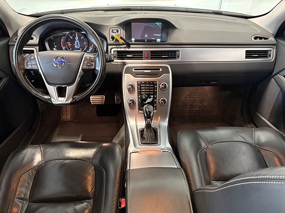 Volvo XC70 12 of 25
