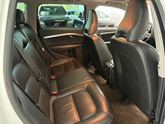 Volvo XC70 21 of 25