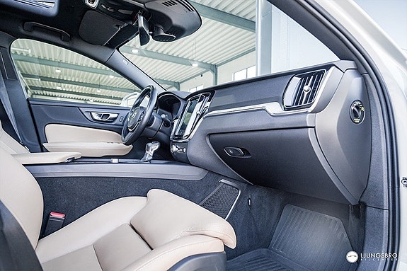 Volvo V60 9 of 14