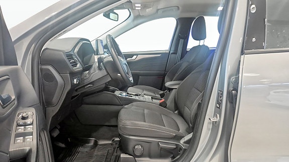 Ford Kuga 8 of 12