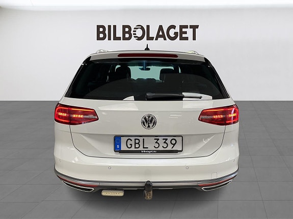 Volkswagen Passat Alltrack 5 of 26