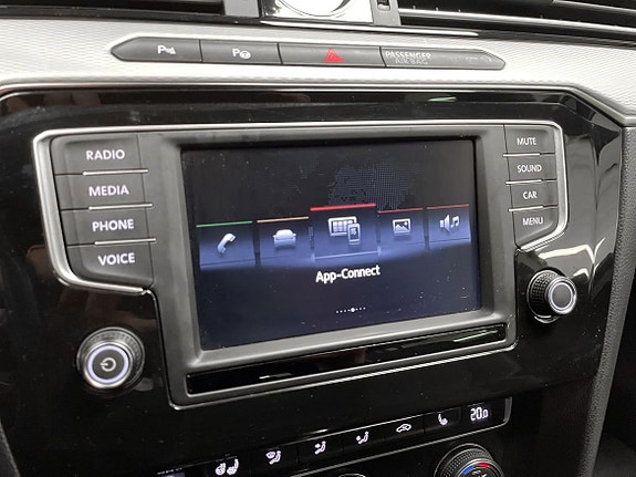 Volkswagen Passat Alltrack 18 of 26