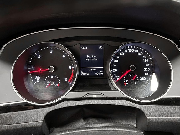 Volkswagen Passat Alltrack 15 of 26