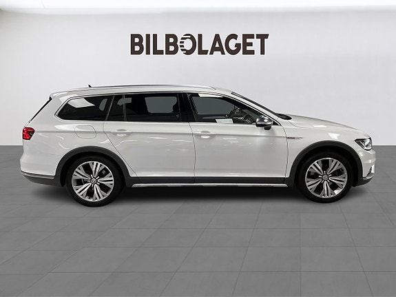 Volkswagen Passat Alltrack 7 of 26