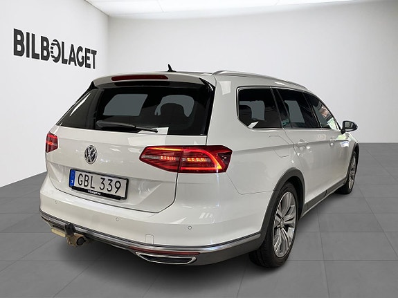 Volkswagen Passat Alltrack 6 of 26