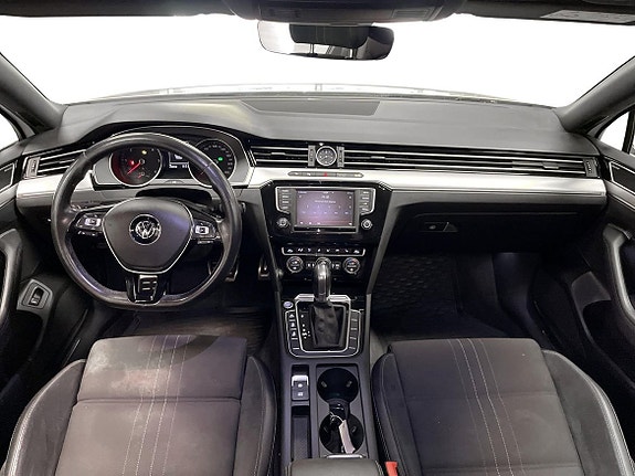 Volkswagen Passat Alltrack 14 of 26