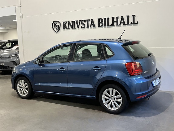 Volkswagen Polo 2 of 22