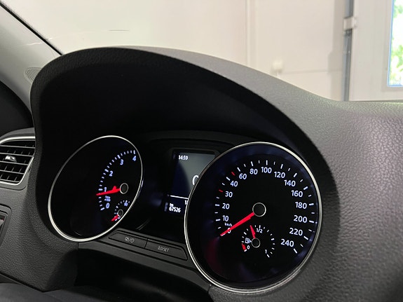 Volkswagen Polo 17 of 22