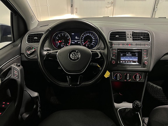 Volkswagen Polo 15 of 22