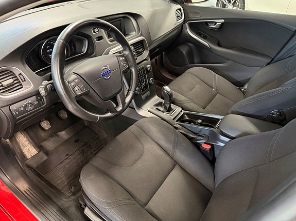 Volvo V40 10 of 17